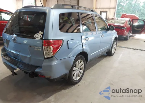 2011 Subaru Forester 2.5X Premium из США, поврежденный, VIN JF2SHADC6BH753337
